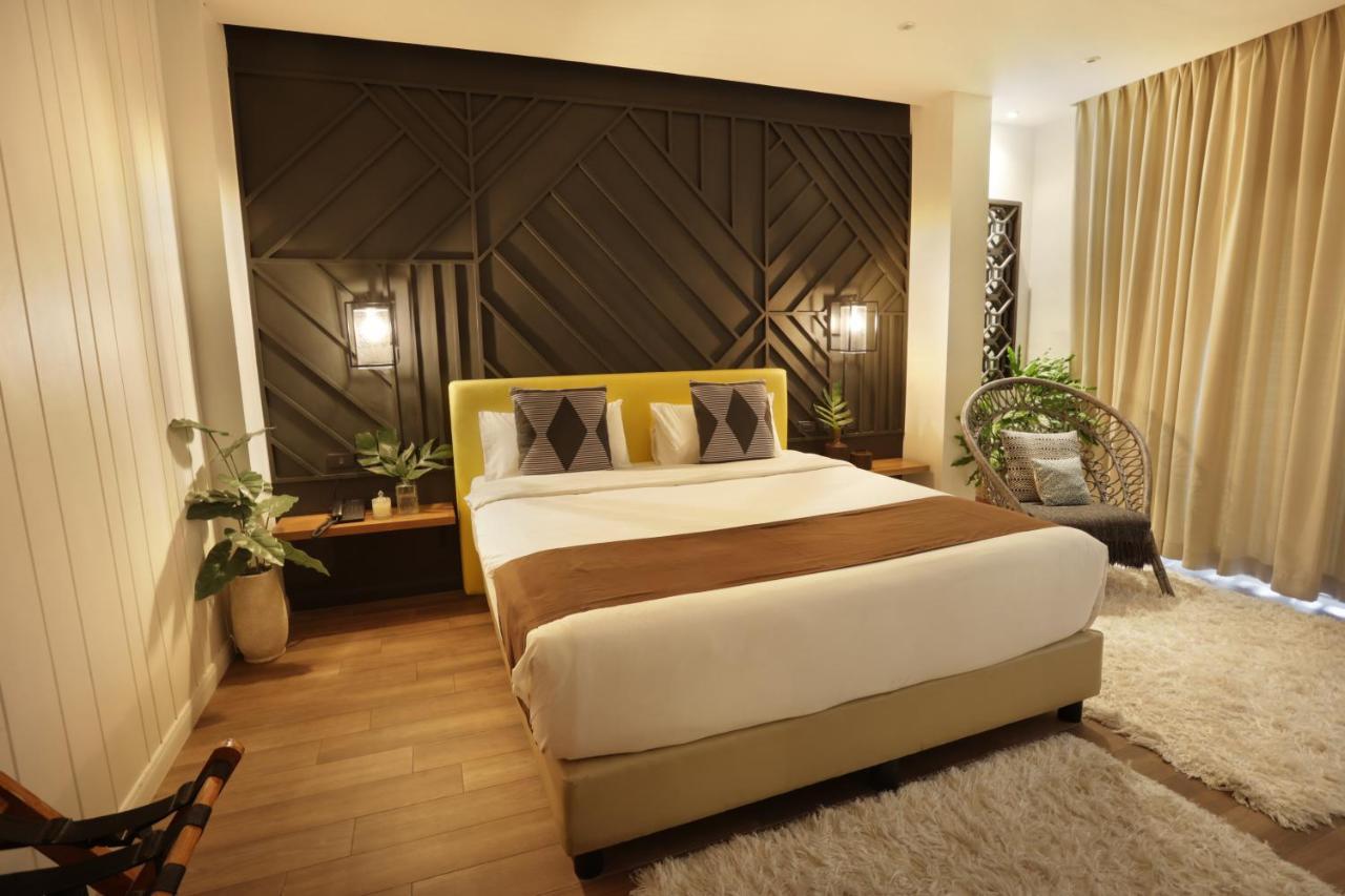 The Bourke Hotel Davao City Esterno foto