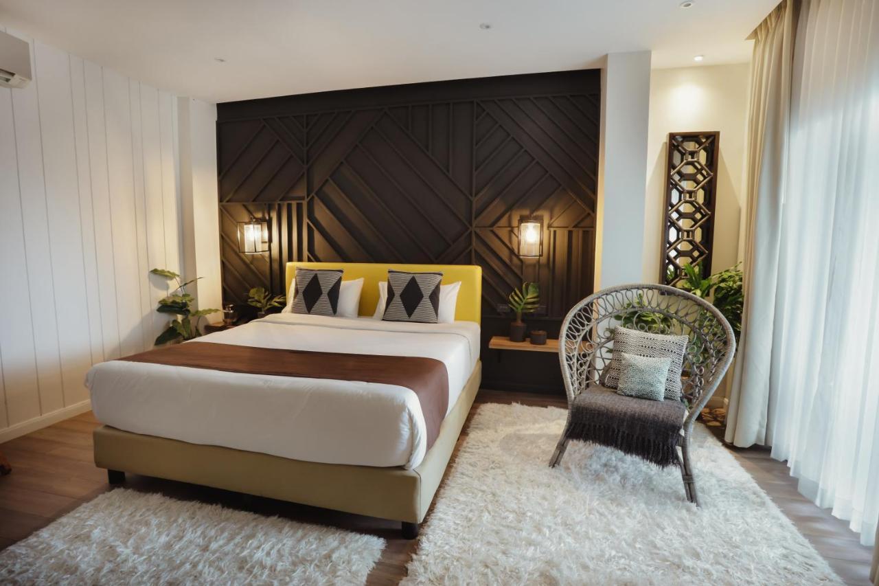 The Bourke Hotel Davao City Esterno foto