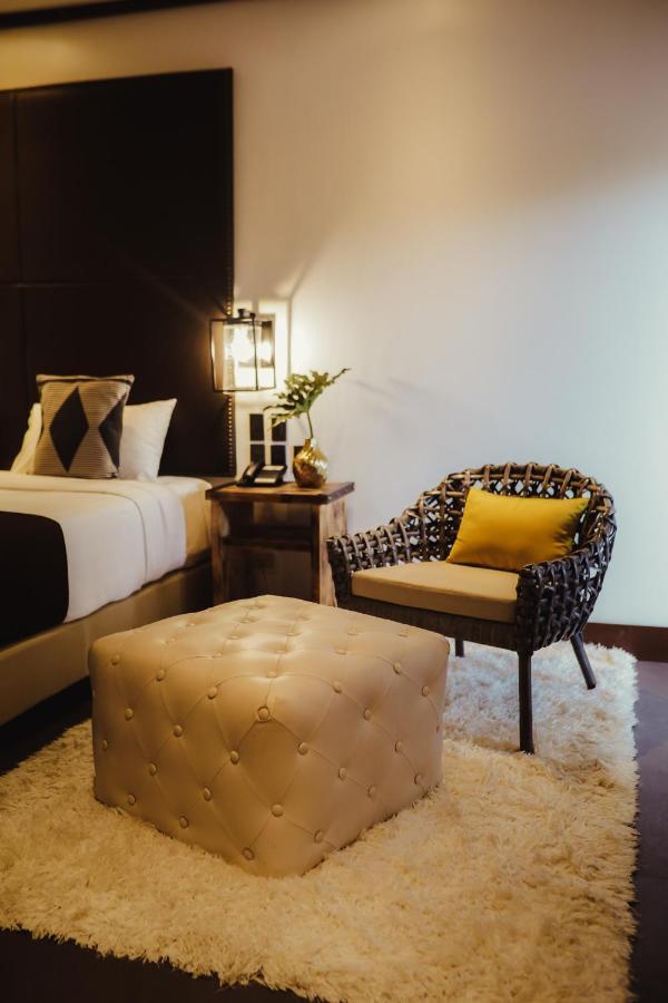 The Bourke Hotel Davao City Esterno foto