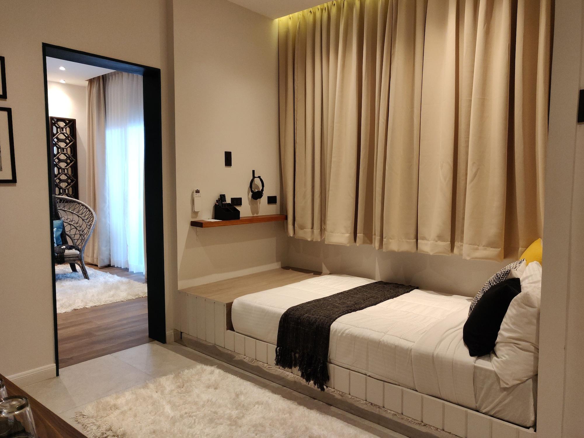 The Bourke Hotel Davao City Esterno foto