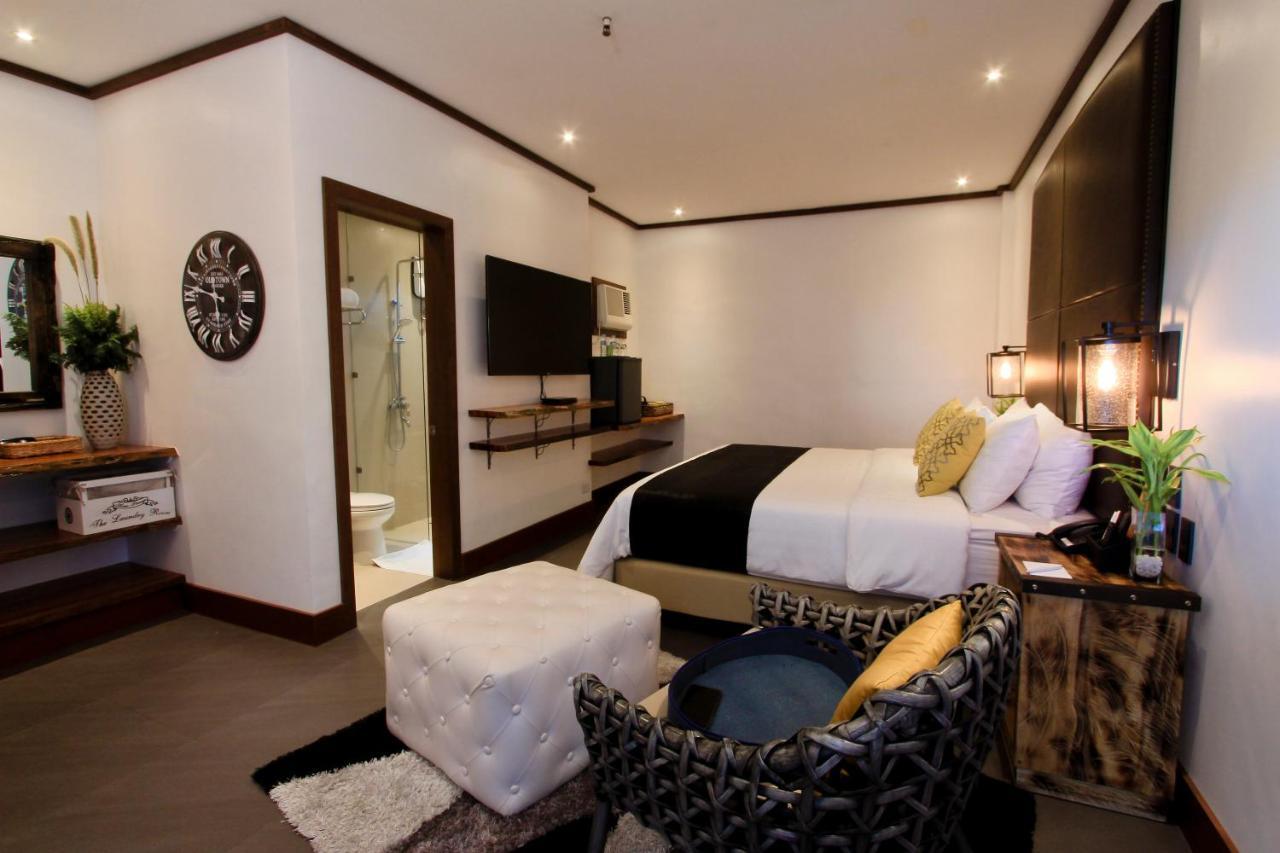 The Bourke Hotel Davao City Esterno foto
